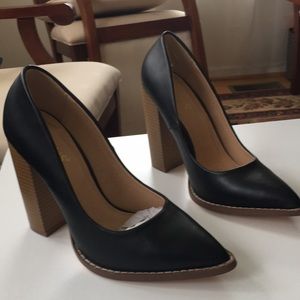 Pointy toe heels
